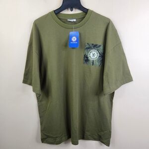 NEW Chelsea FC Mens Oversized Single Pocket Short Sleeve Hawaiian Tee Large